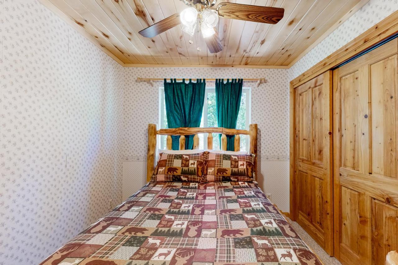 فيلا Whispering Pines Retreat باينتوب ليكسايد المظهر الخارجي الصورة