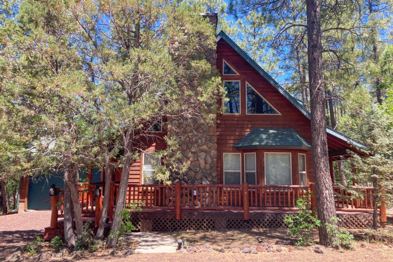 فيلا Whispering Pines Retreat باينتوب ليكسايد المظهر الخارجي الصورة