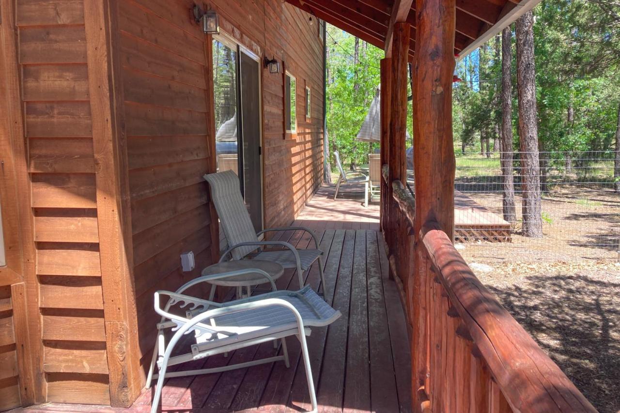 فيلا Whispering Pines Retreat باينتوب ليكسايد المظهر الخارجي الصورة