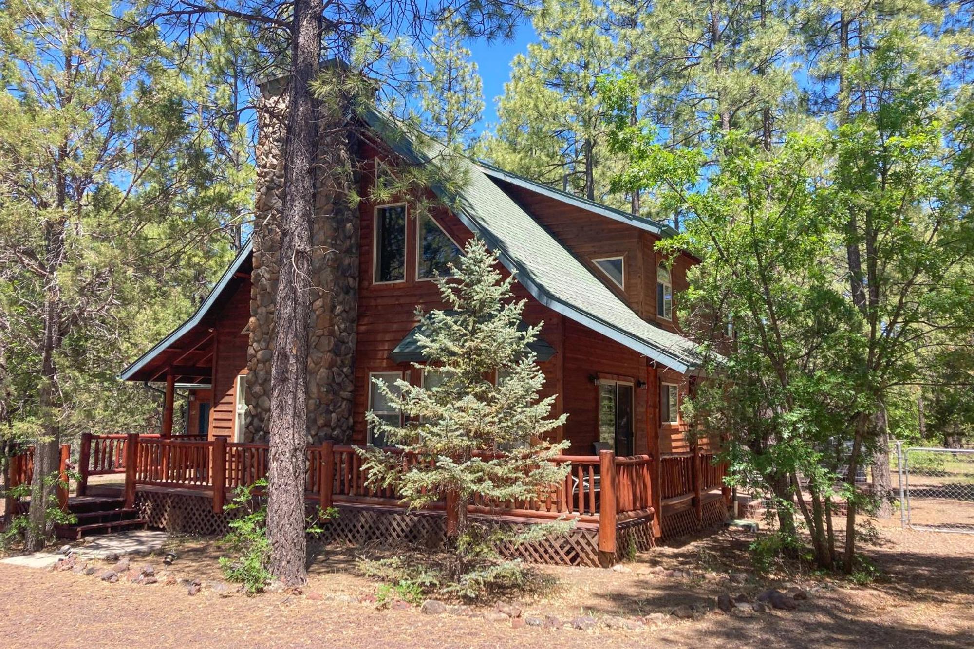 فيلا Whispering Pines Retreat باينتوب ليكسايد المظهر الخارجي الصورة
